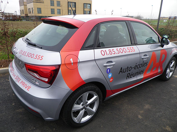 Marquage véhicule 17